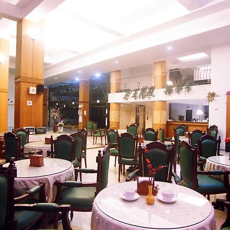 Jing Ai Hotel Luodong Bagian luar foto