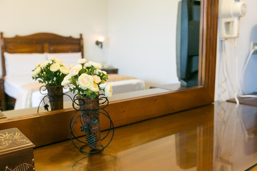 Jing Ai Hotel Luodong Bagian luar foto