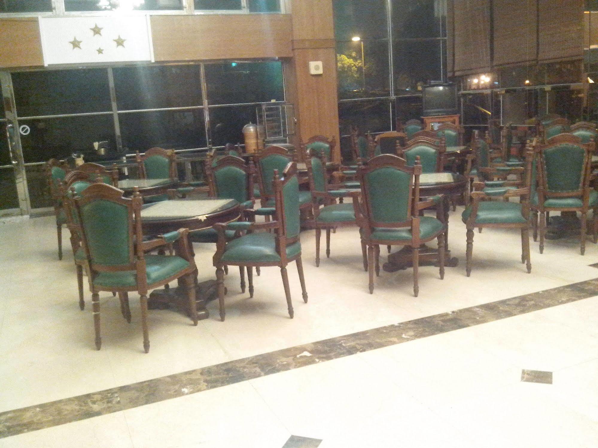 Jing Ai Hotel Luodong Bagian luar foto