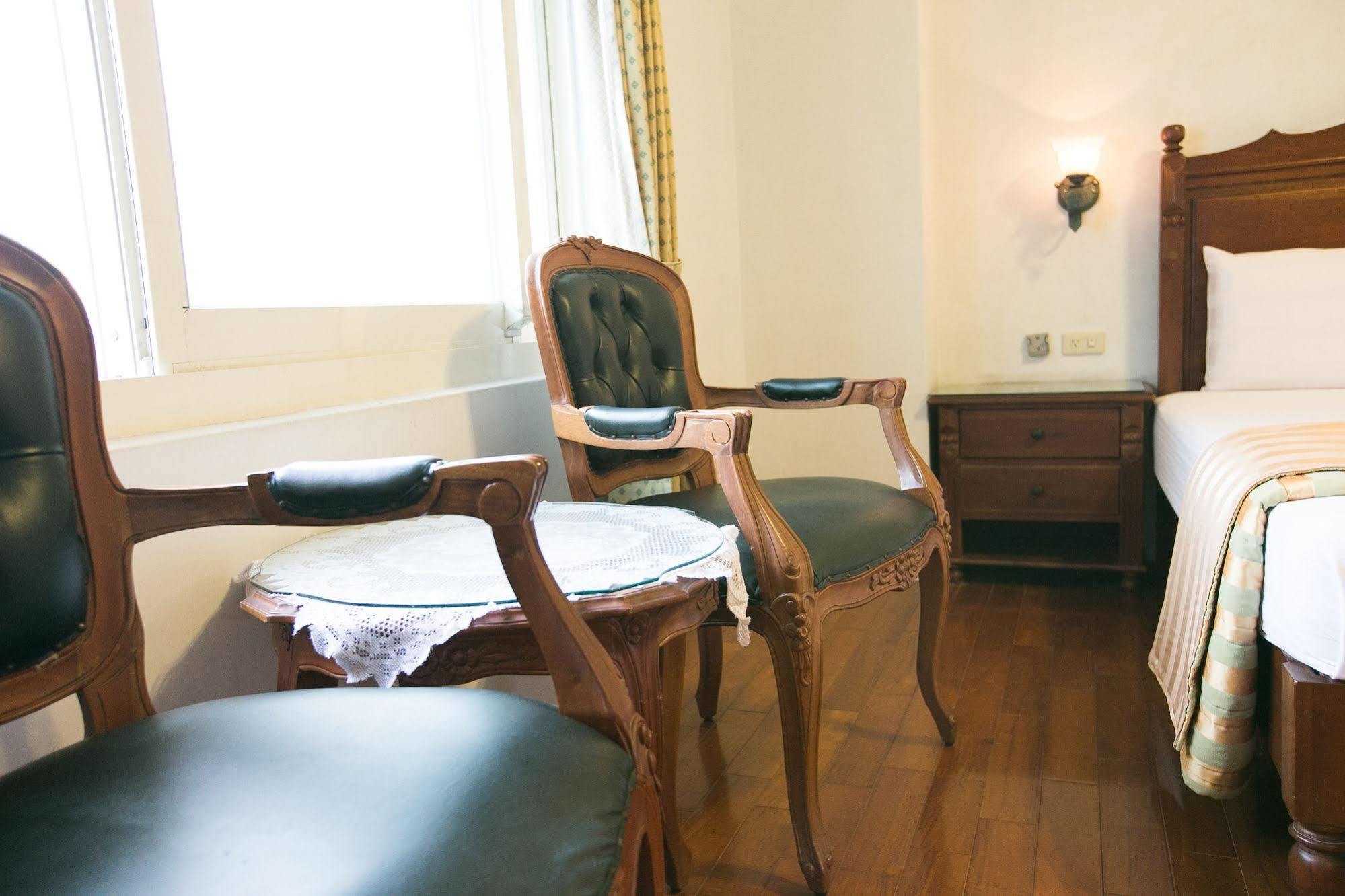 Jing Ai Hotel Luodong Bagian luar foto