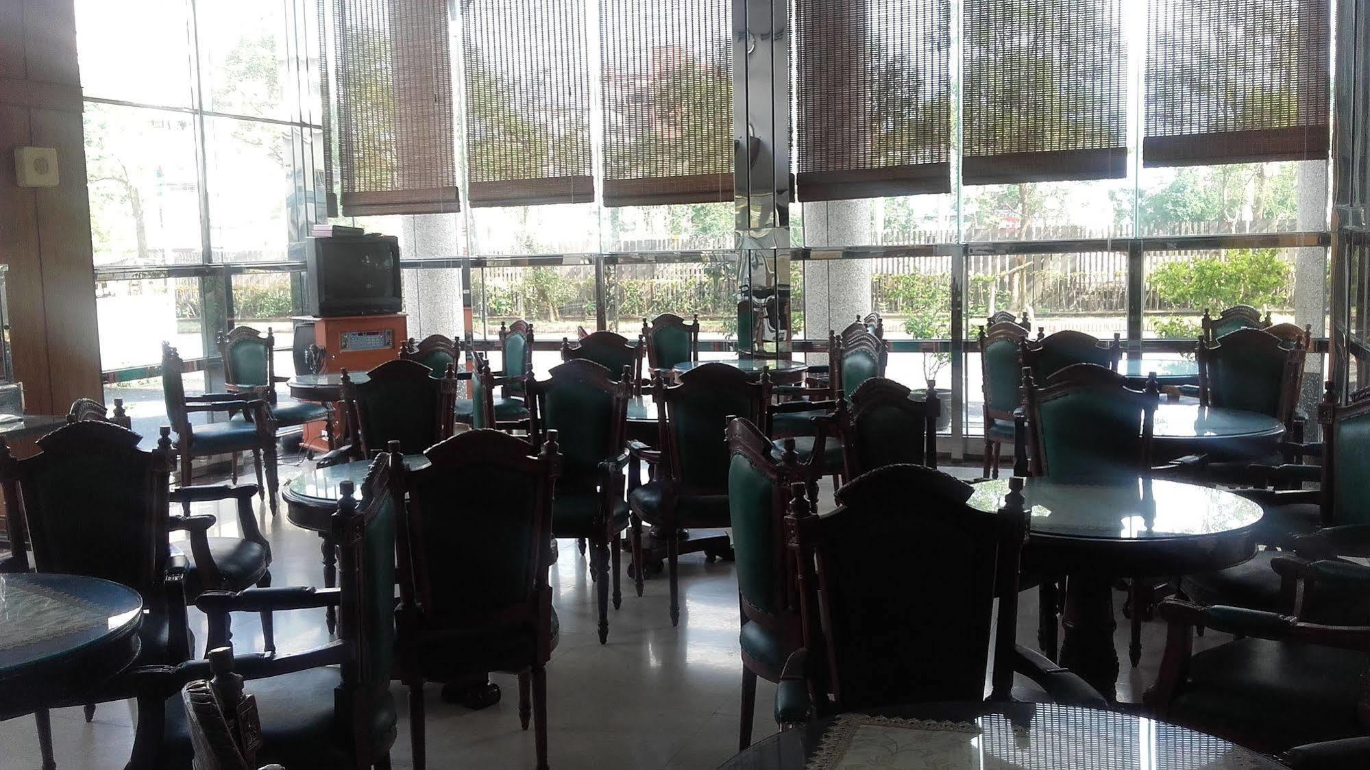 Jing Ai Hotel Luodong Bagian luar foto