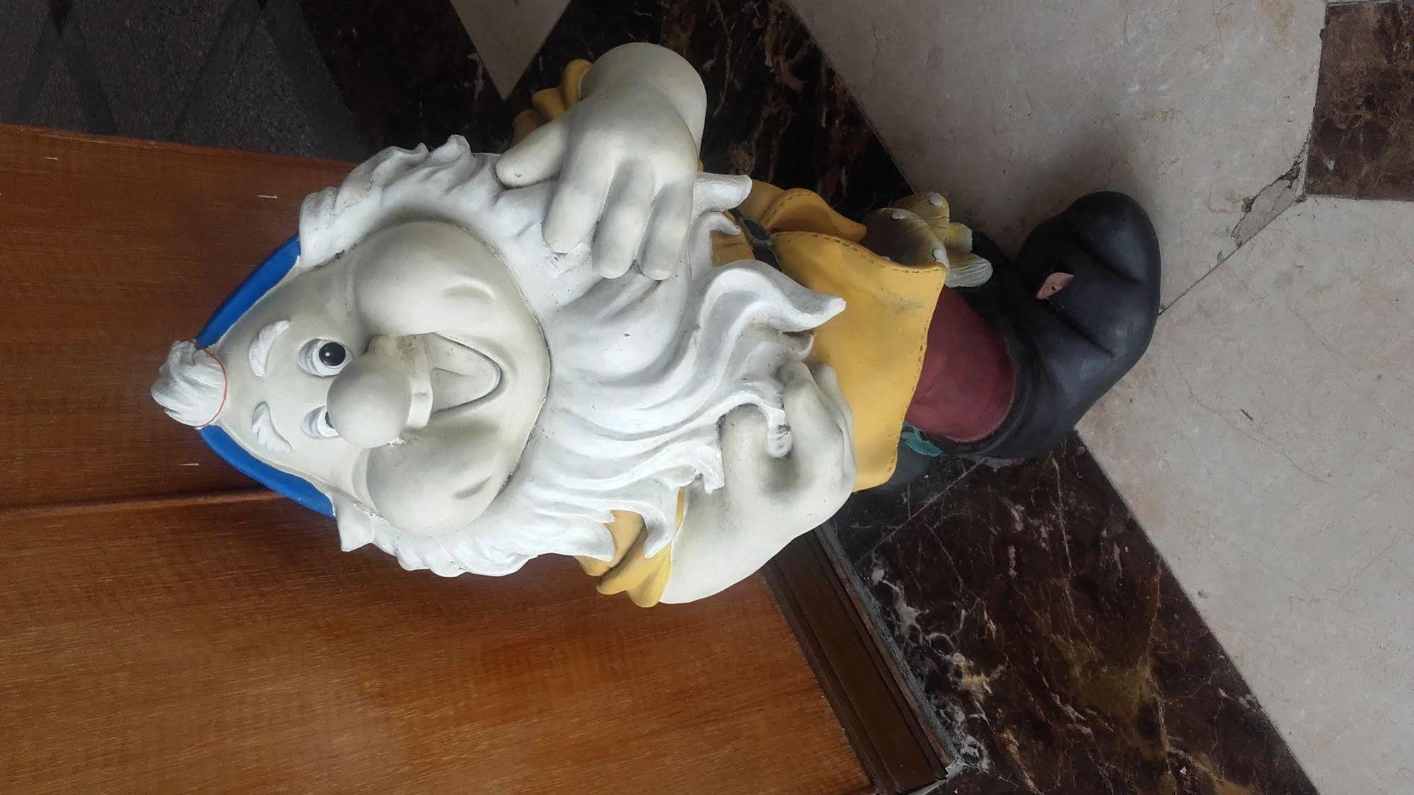 Jing Ai Hotel Luodong Bagian luar foto